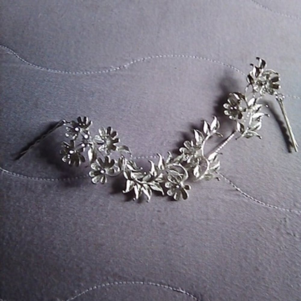 Rhinestone Hair Accessory